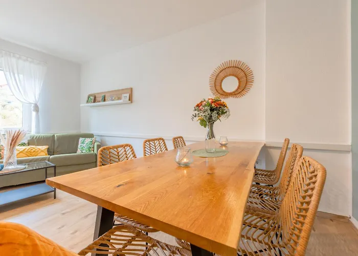 Stay Awesome - Urban Jungle Apartment Zentral, Wilhelmshoehe